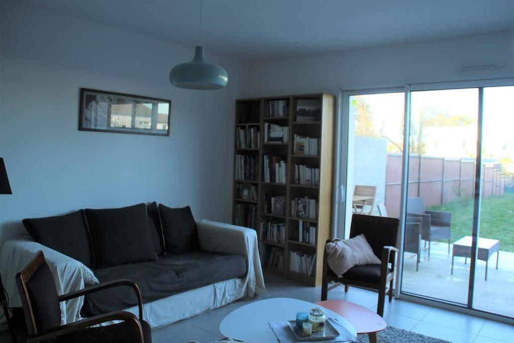 Jolie Chambre Dans Quartier Calme Eysines Exterior foto